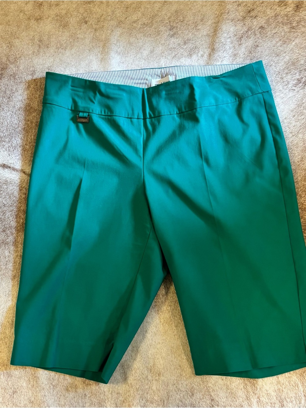 Peck & Peck Women’s Green Bermuda Shorts
